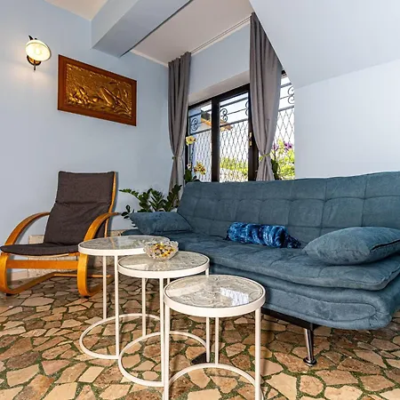Haus In By Interhome בית נופש Grižane